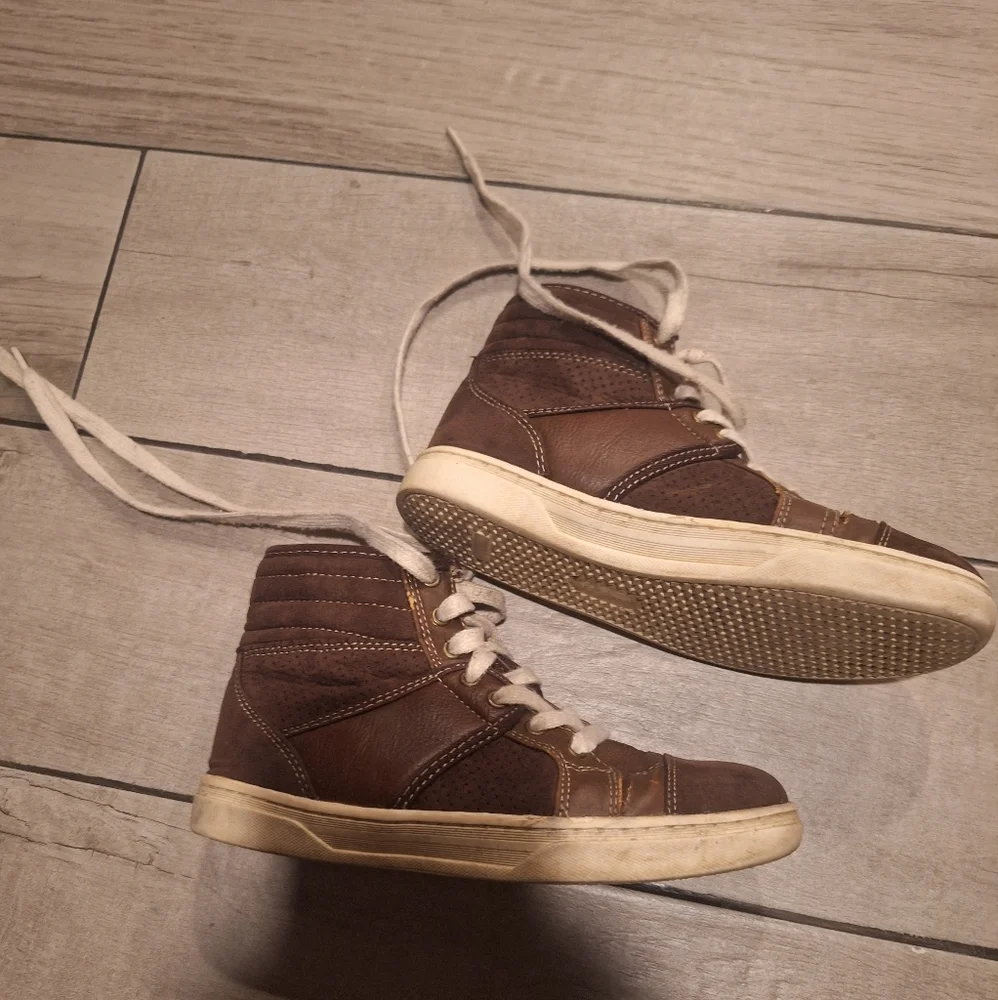 🍦 Kenneth Cole Reaction boys sport high top☃️